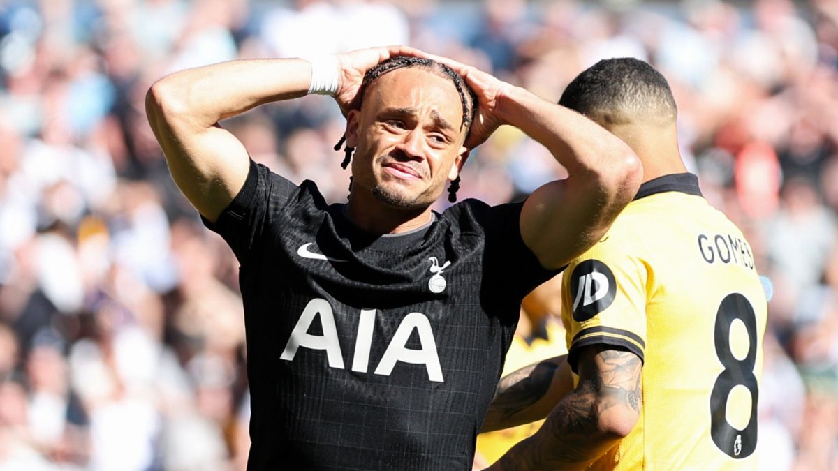 إصابة تشافي سيمونز تبعده عن كأس العالم 2026